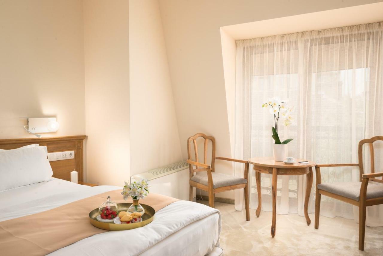 Family Hotel Anna รูเซ ภายนอก รูปภาพ